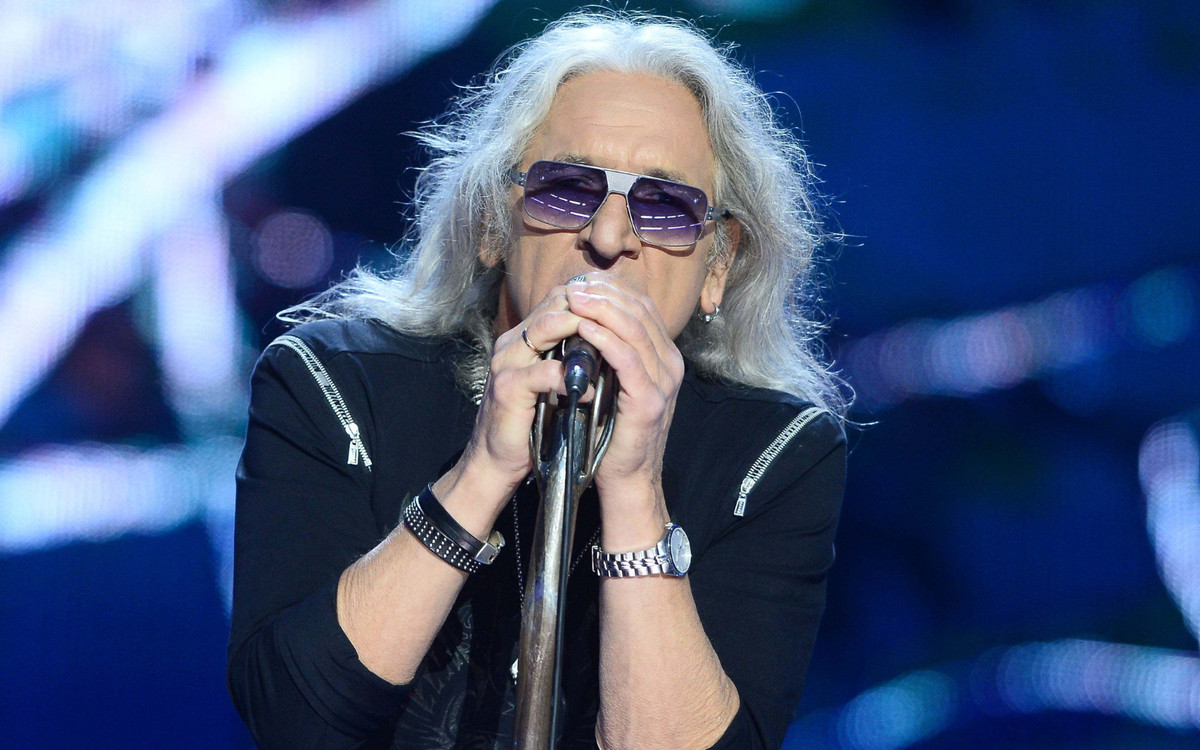 Tym zajmuje się nieślubny syn Markowskiego. Piotr to przeciwieństwo ojca