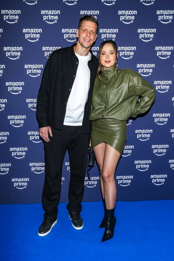 Gala Amazon Prime: Wojtek Szczęsny i Marina uraczyli swoją obecnością, Doda w obcisłej sukni, Wendzikowska…