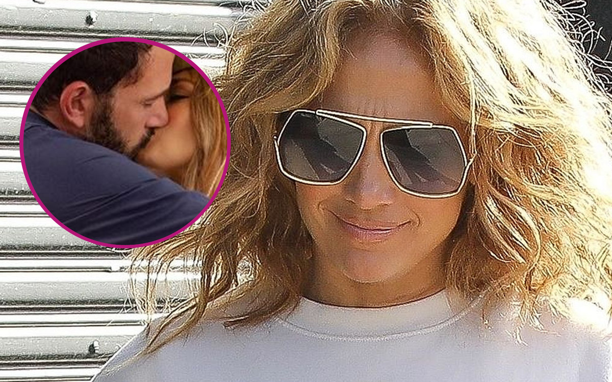 J.Lo świętuje 52 urodziny w bikini na jachcie całując Bena Afflecka