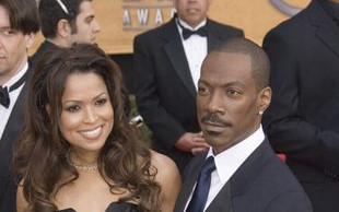 Eddie Murphy w podróży poślubnej z mamusią