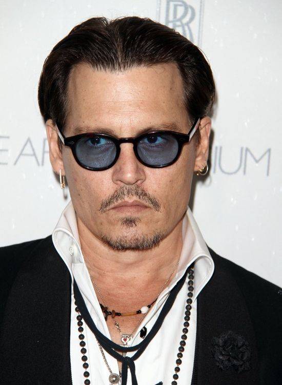 Piękna Amber Heard i Johnny Depp w brudnych butach