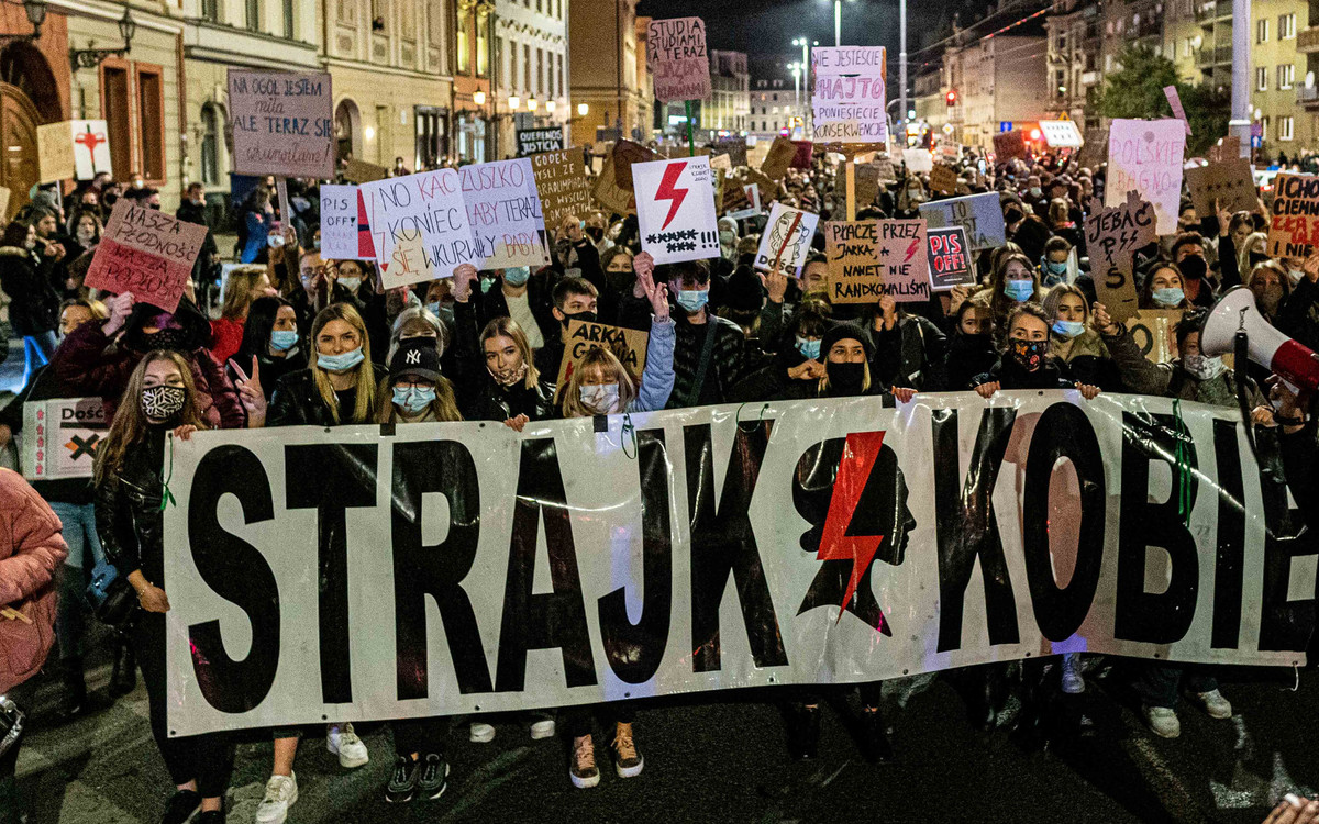 Znany sportowiec został posądzony o POBICIE kobiet na proteście! Wydał oświadczenie