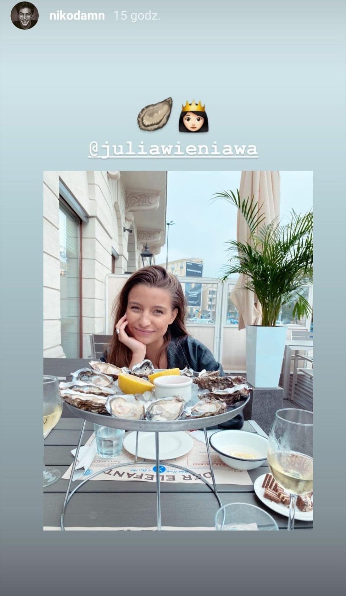 Julia Wieniawa w restauracji