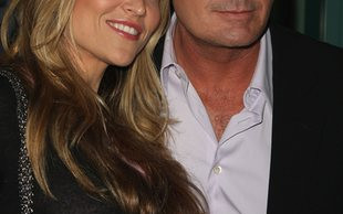 Charlie Sheen żeni się z Brooke Mueller