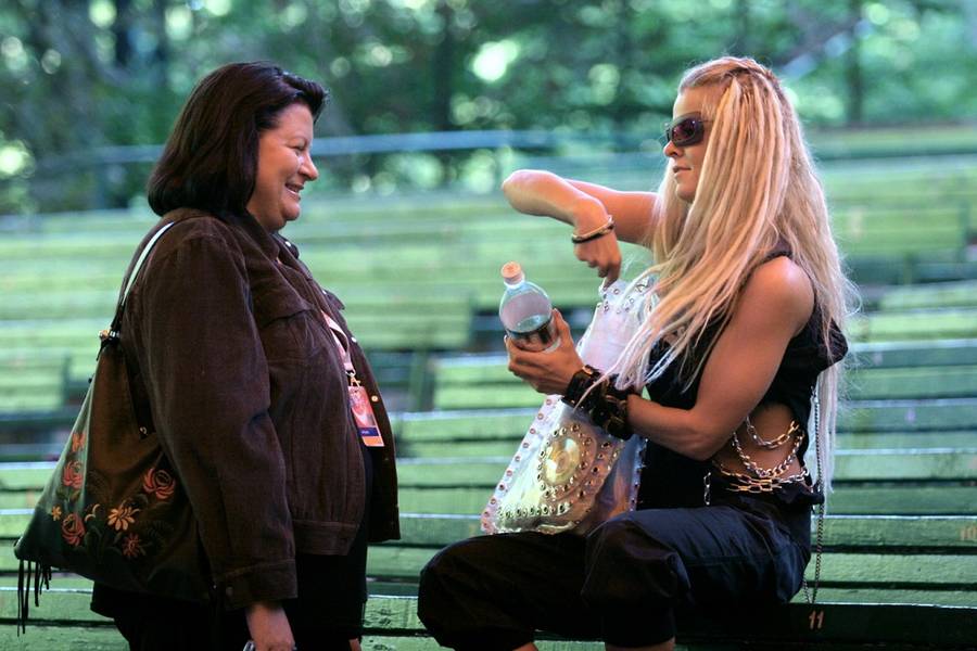 Była “żelazną damą” rynku muzycznego. Zniknęła w atmosferze skandalu. Co teraz robi Katarzyna Kanclerz?