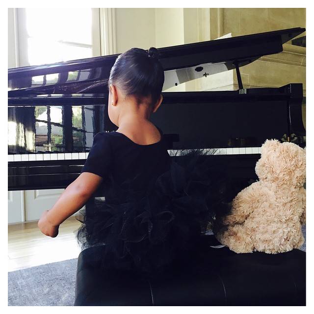 Nori West na zdjęciach