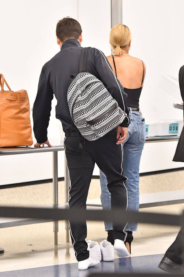 Scott Disick z Sofią Richie za rączkę na lotnisku (ZDJĘCIA)