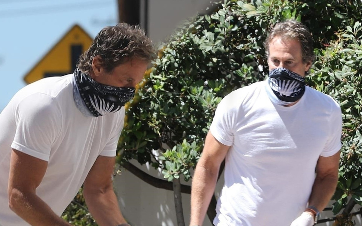 Ojciec Kai Gerber na ulicach Malibu. Wyszedł, by POMÓC bezdomnym