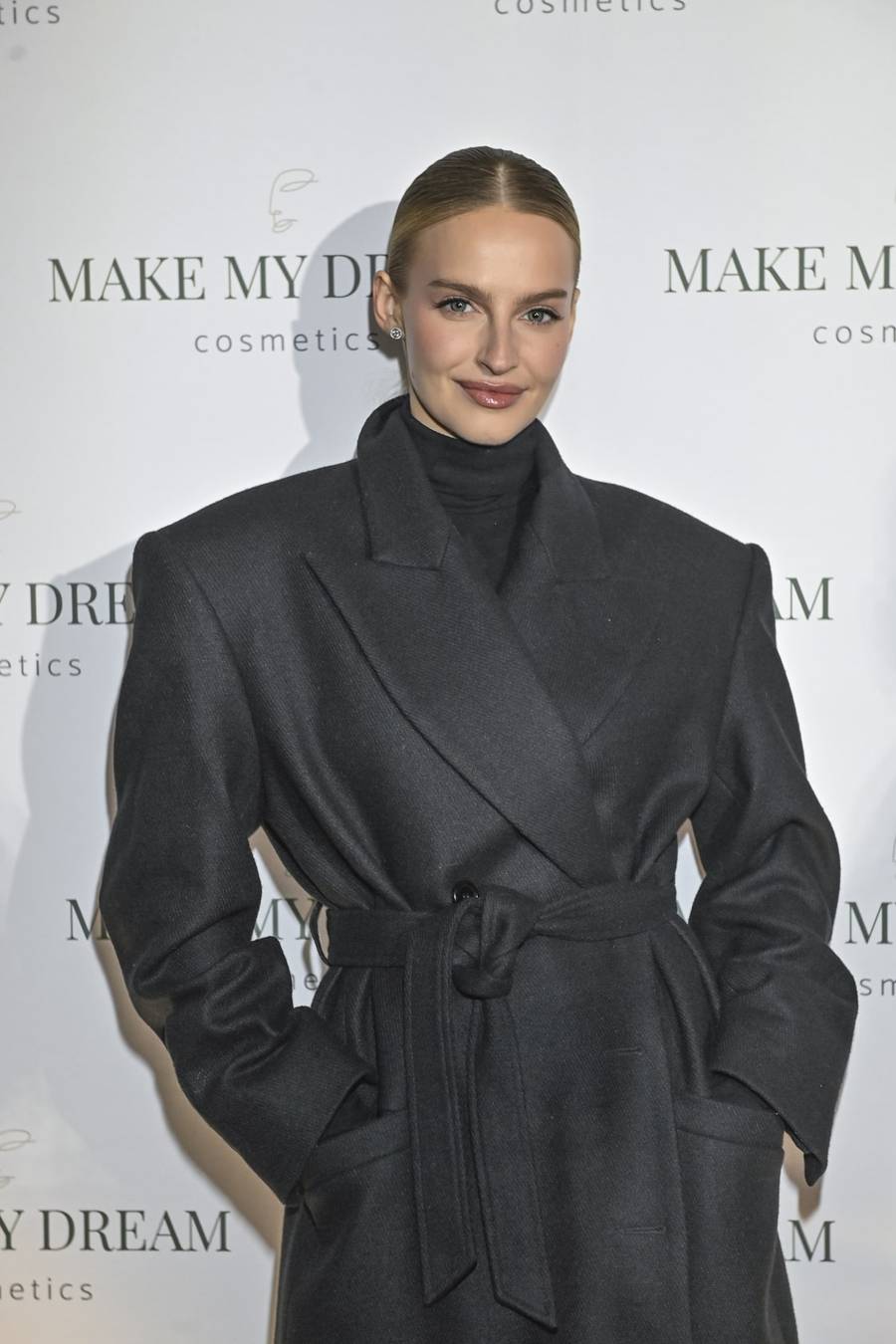 Gwiazdy brylują na evencie marki kosmetycznej! Skromna Karolina Pisarek-Salla, rozpromieniona Julia Kuczyńska