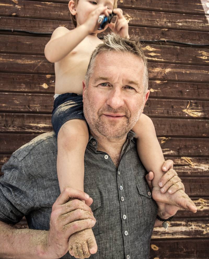 Rafał Sonik rozstał się z córką miliardera. Kim jest młodsza o 24 lata Iza, z którą spodziewa się dziecka?