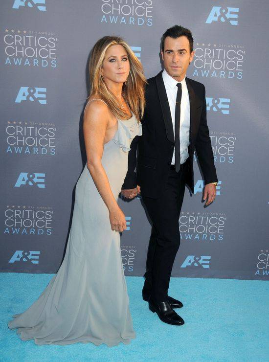 Kilka dni temu Jennifer Aniston powiedziała rodzinie, że zostanie mamą