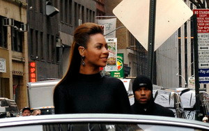 Beyonce niczym Kobieta Kot