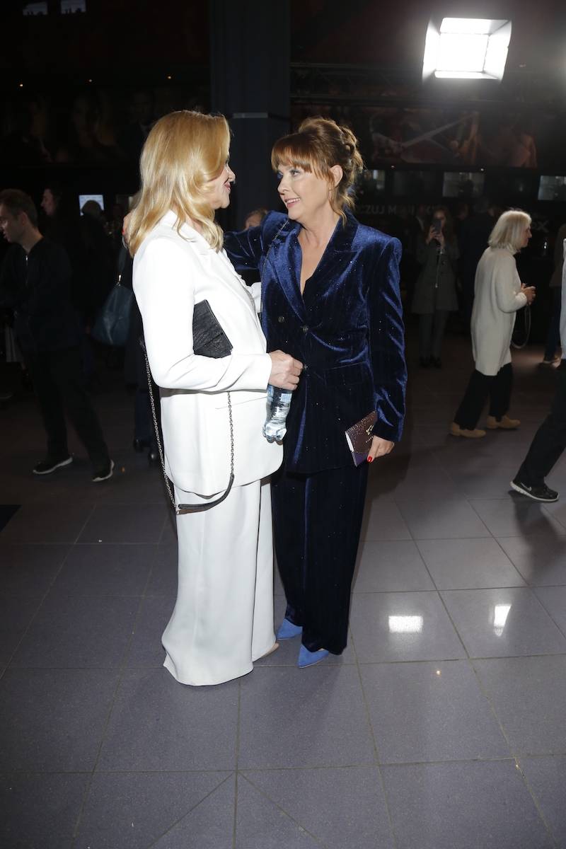 Premiera filmu “U Pana Boga w Królowym Moście”. Córka Piotra Grabowskiego błyszczała w czarnej sukni