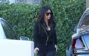 W czym Kim Kardashian chodzi do swojego biura? (FOTO)