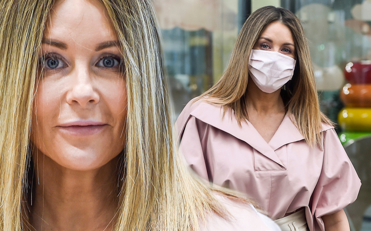 Różowa Małgorzata Rozenek marznie w imię mody. Jej torebka kosztowała FORTUNĘ