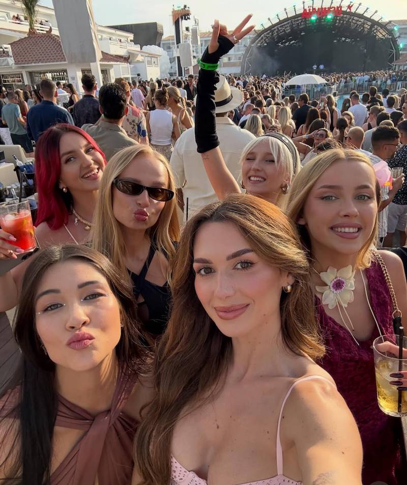 Wersow świętowała premierę filmu TYLKO z Frizem… Wiemy, gdzie podziały się jej przyjaciółki z wieczoru panieńskiego?