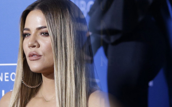 Ten moment, gdy Khloe pęka z dumy, a Kim spogląda na nią z zazdrością