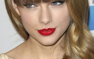 Nowy hit Internetu: Taylor Swift sparodiowana przez kozę!