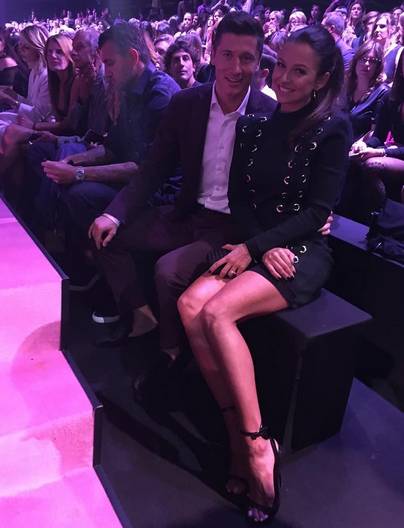 Anna Lewandowska z mężem na pokazie Calzedonii. Pozuje z samą Julią Roberts!