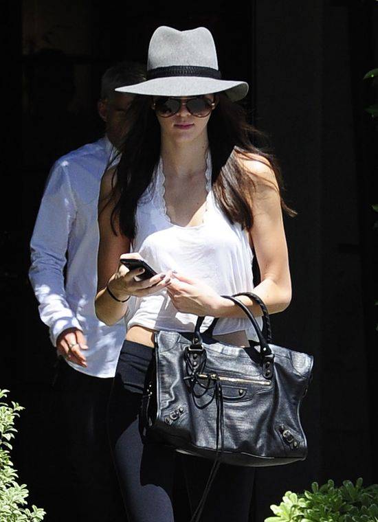 Kendall Jenner w drodze do salonu fryzjerskiego