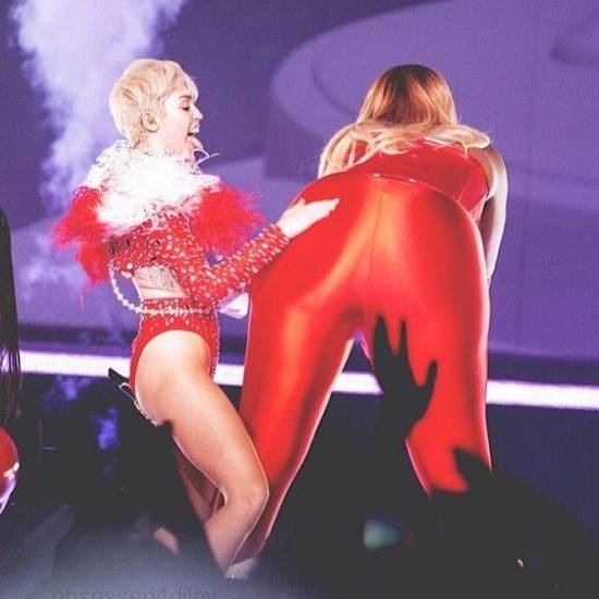 Ashley Amazon – matka twerkania