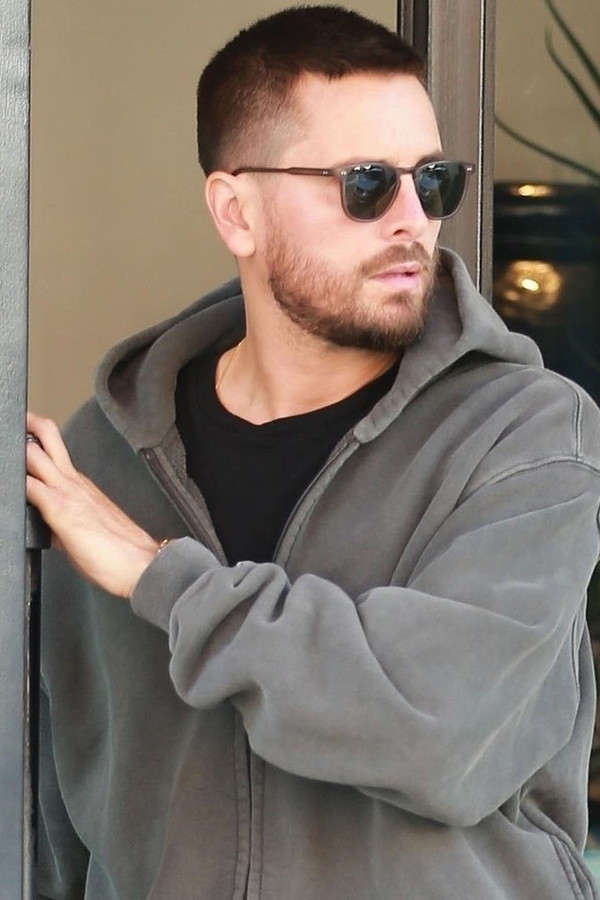 Żadna do niego nie pasuje - powinien znaleźć nową partnerkę