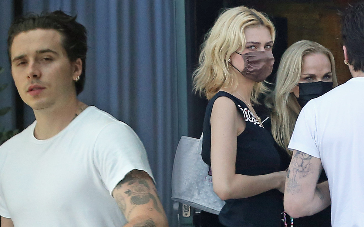 Brooklyn Beckham zabrał dziewczynę Nicolę Peltz i jej mamę do restauracji. Nie zachował się jak gentleman (ZDJĘCIA)