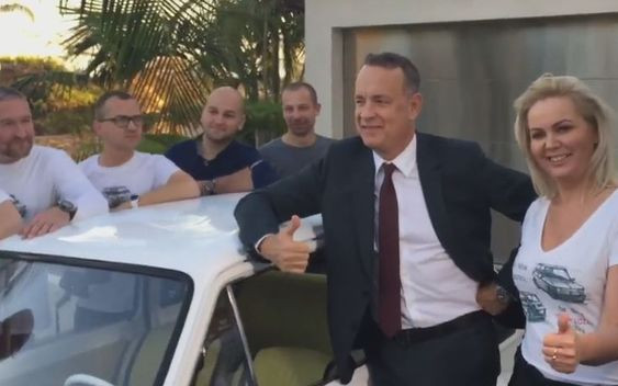 Tom Hanks odebrał swojego malucha (VIDEO)