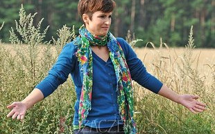 Kto brnie w trampkach przez błoto? (FOTO)