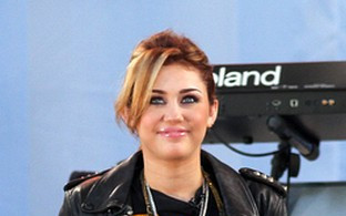 Mama Miley Cyrus zdradzała jej ojca!