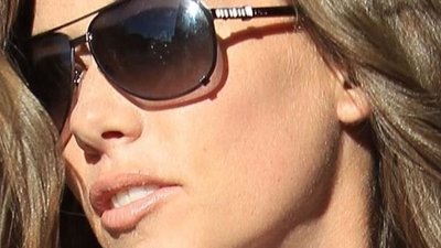 Kendra Wilkinson już NIE JEST blondynką (ZDJĘCIA)