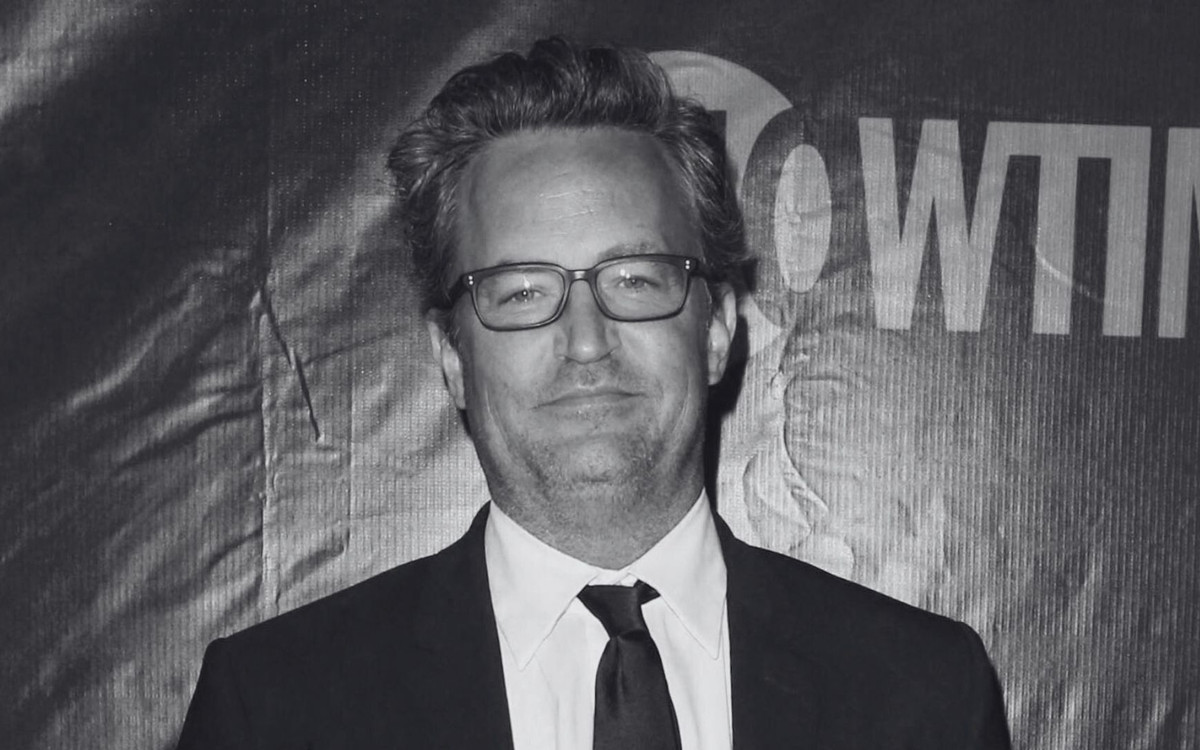 Dramatyczna reakcja byłej narzeczonej Matthew Perry na jego śmierć: “Przysporzył bólu, jakiego nigdy wcześniej nie znałam”