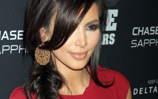 Kim i Khloe umawiały się z tym samym mężczyzną!