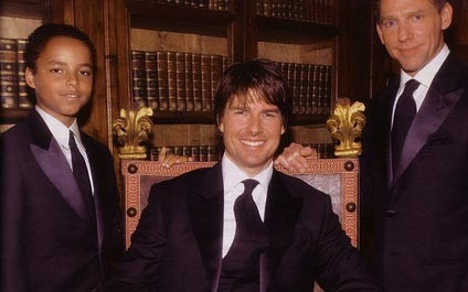 Cruise pomaga Lopez zajść