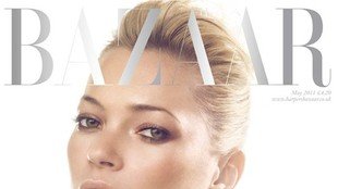 Kate Moss na okładce Harper’s Bazaar w sukience McQueena
