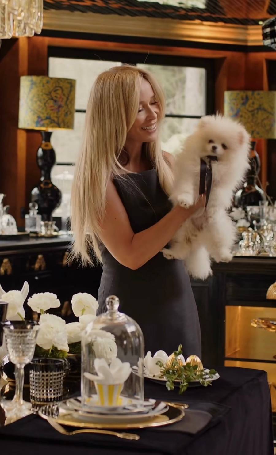 Przetakiewicz szykuje się do świąt. Wielkanoc w czerni i złocie/ Instagram