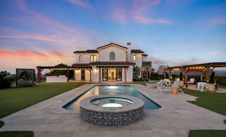 Bella Thorne sprzedaje bajeczną posiadłość za 4 mln$. Młoda artystka dorobiła się niebywałego luksusu…(FOTO)