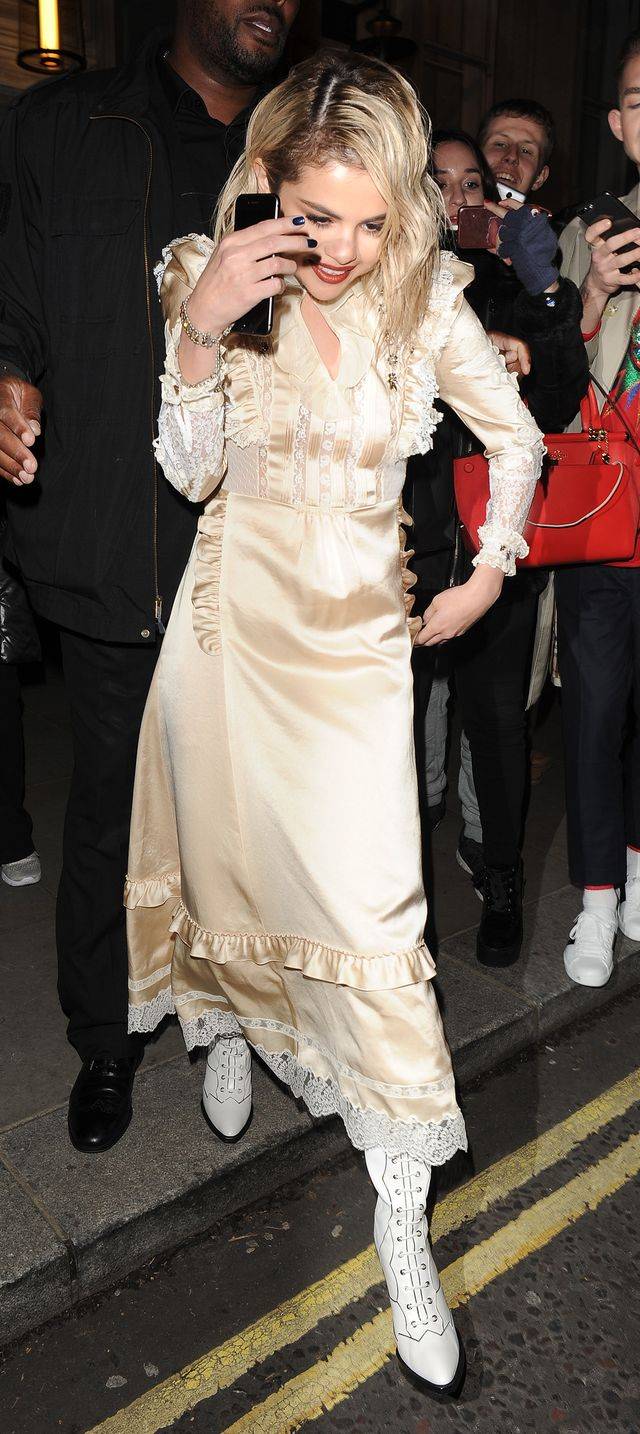 Selena Gomez w Londynie – jeden dzień i SZEŚĆ STYLIZACJI!