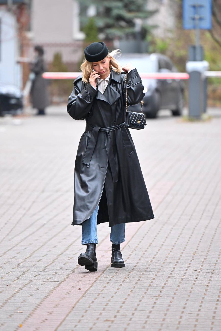 Tłumy gwiazd w DDTVN. Edyta Pazura w wypasionym porsche, Steczkowska z synem…