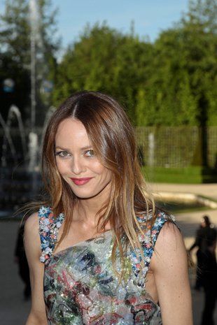 vanessa-paradis-R1