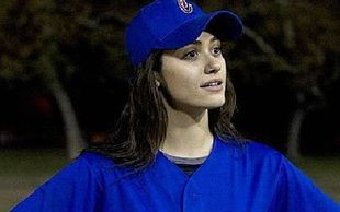 Emmy Rossum przedrzeźnia Gisele Bundchen (FOTO)