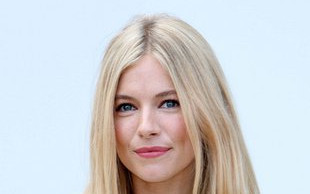 Sienna Miller jak śliczna lalka (FOTO)