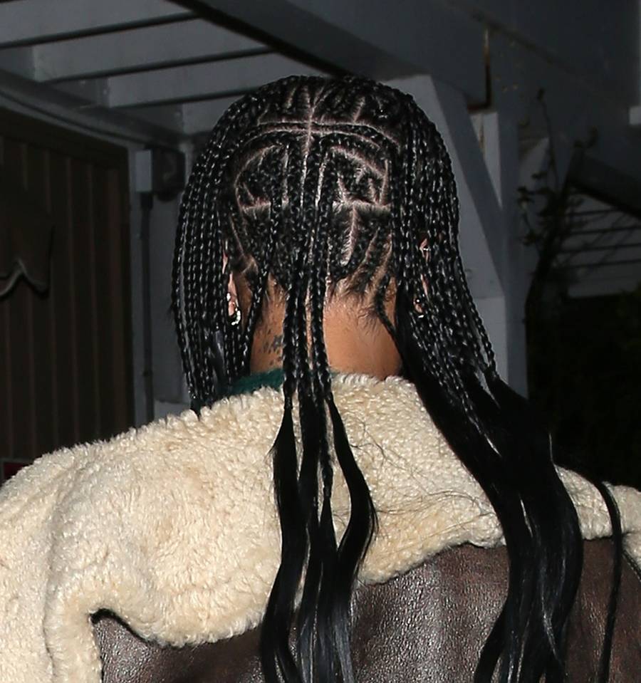 Rihanna zmieniła fryzurę.