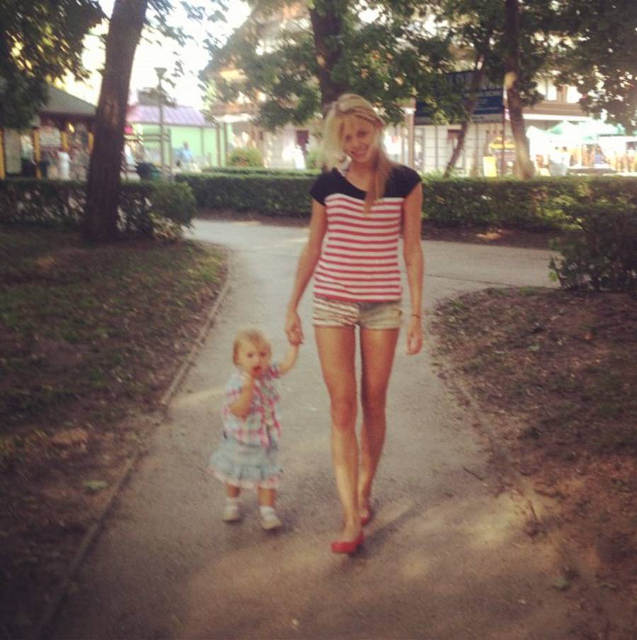 Jak wyglądały pierwsze posty Joanny Opozdy na Instagramie? Dotarliśmy na sam koniec! (FOTO)