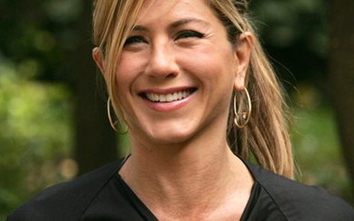 Jennifer Aniston w seksownym kostiumie (FOTO)