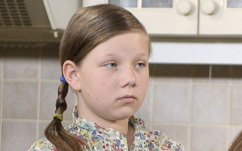 Nie uwierzycie, jak dziś wygląda Kasia Lubicz z “Klanu”. Julia Królikowska to już dorosła kobieta