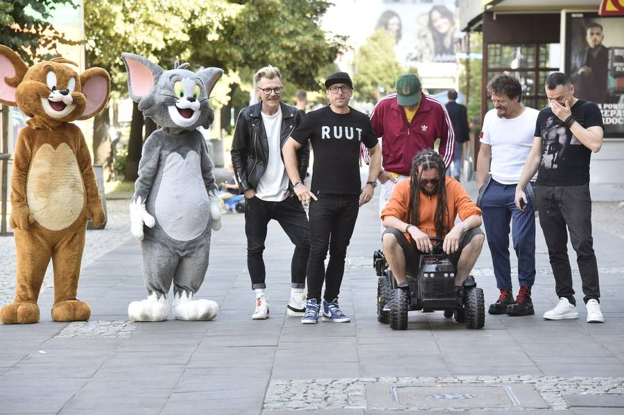 Słoneczny poranek z DDTVN! Gwiazdy nie zapomniały o świetnej ZABAWIE i czułościach (FOTO)