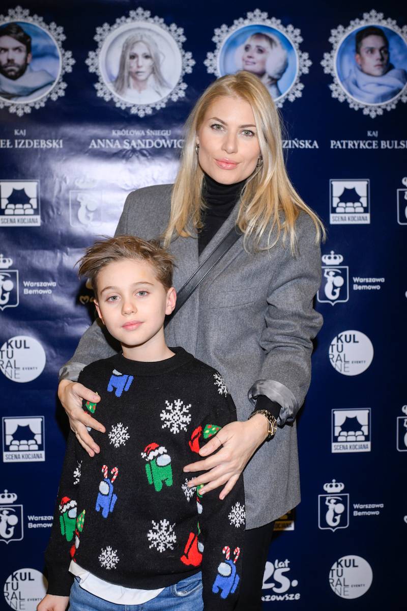 Gwiazdy ze swoimi dziećmi na spektaklu “Królowa śniegu”. Ola Kisio, Sebastian Cybulski, Agnieszka Mrozińska…
