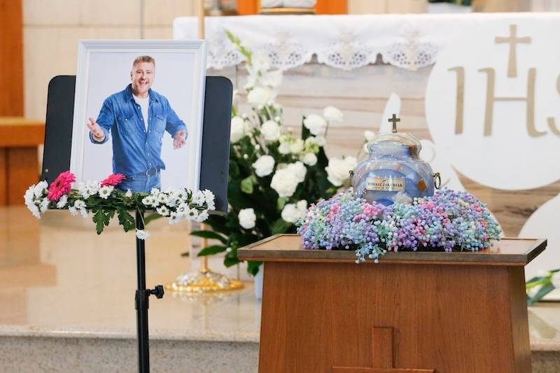 Tłumy gwiazd na pogrzebie Tomasza Jakubiaka. Wojciech Modest, Patrycja Markowska z mężem, Jagna Niedzielska…