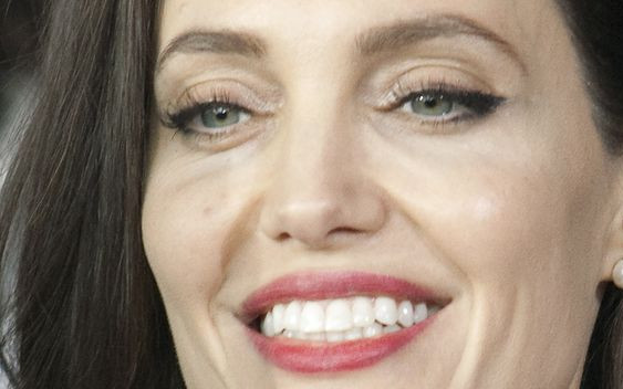Angelina Jolie zdradza, dlaczego rozstała się z Bradem Pittem?